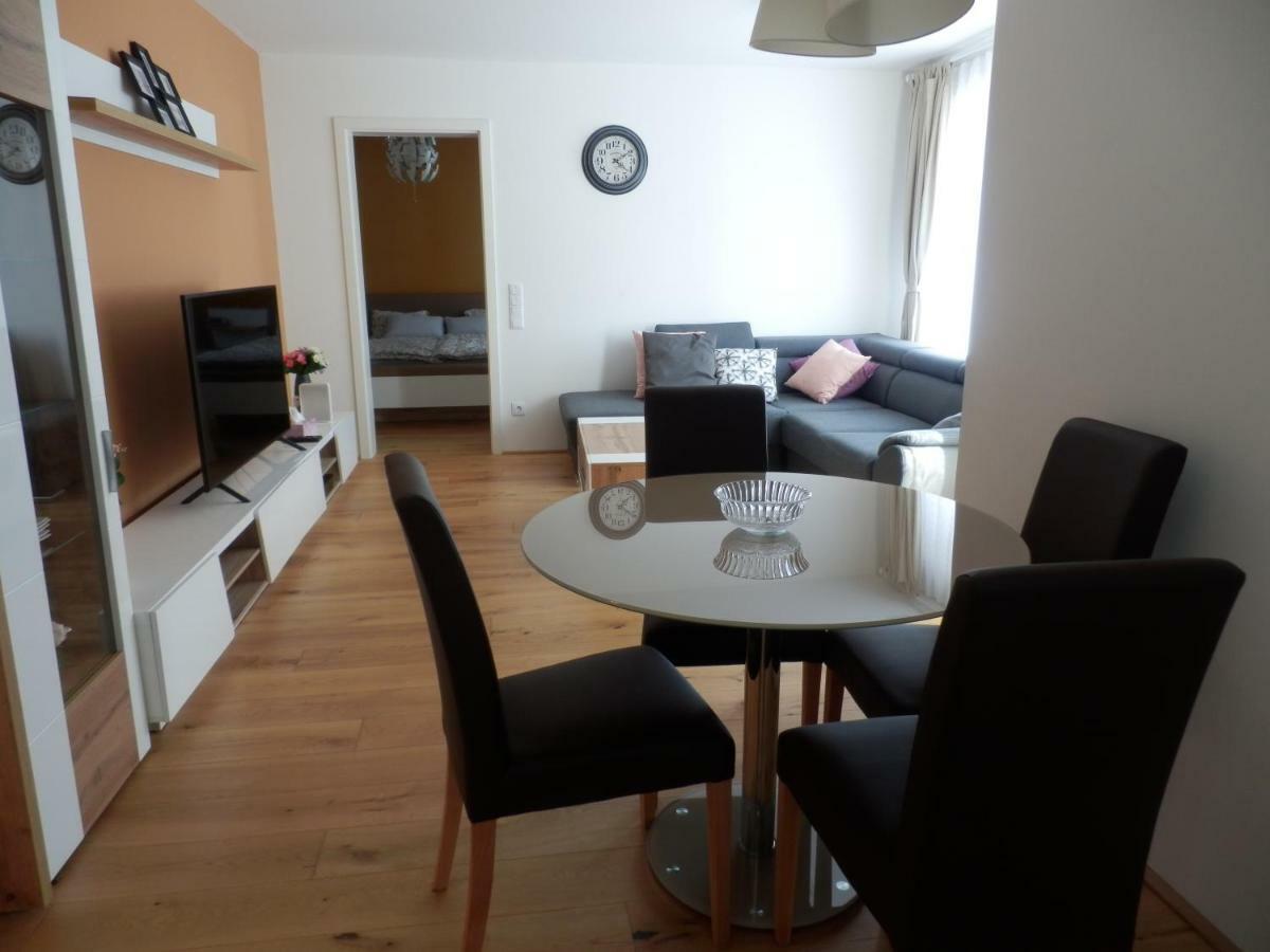 Spacious, Modern 1-Bdrm Apt Near Vic & Austria Ctr Apartment Vienna Exterior photo