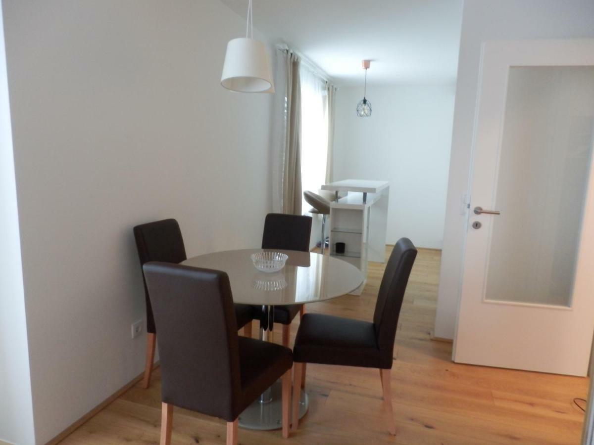 Spacious, Modern 1-Bdrm Apt Near Vic & Austria Ctr Apartment Vienna Exterior photo