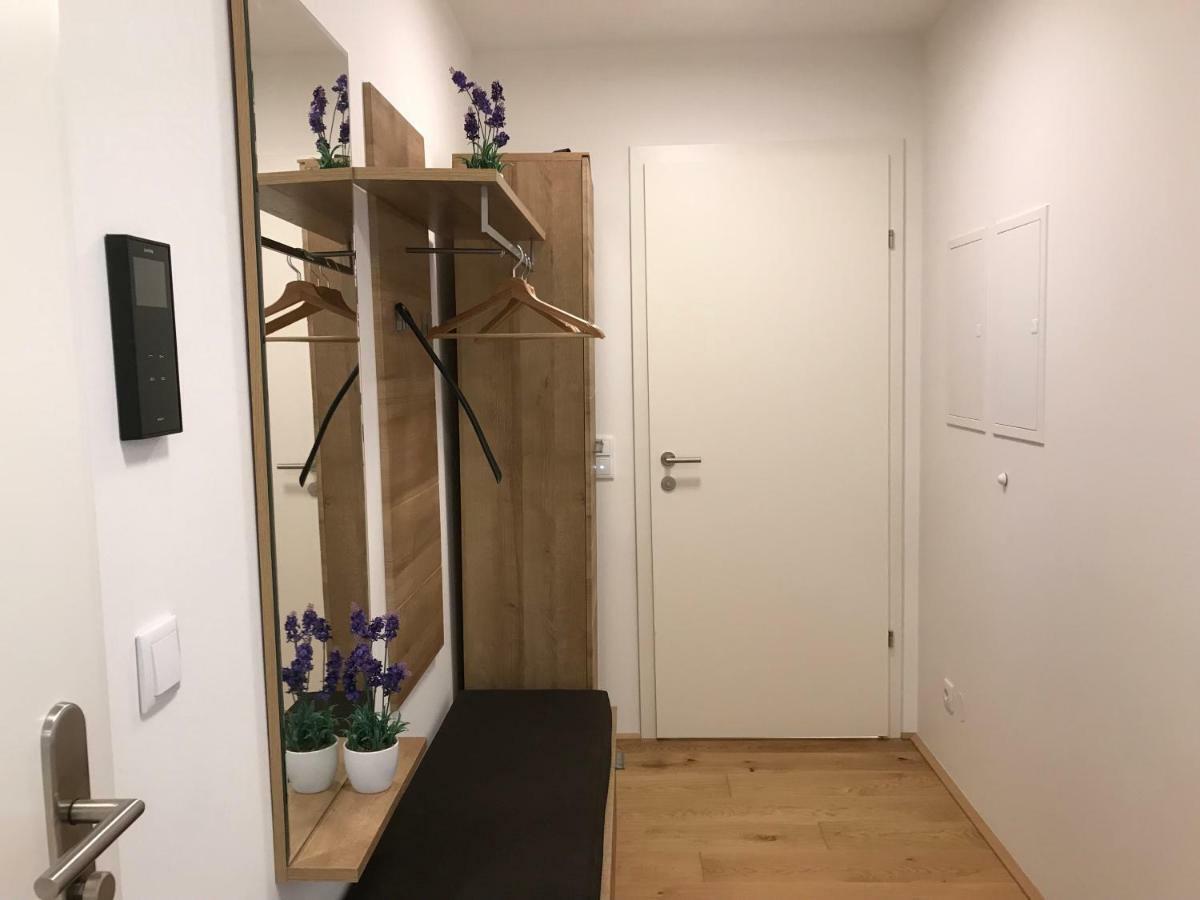 Spacious, Modern 1-Bdrm Apt Near Vic & Austria Ctr Apartment Vienna Exterior photo