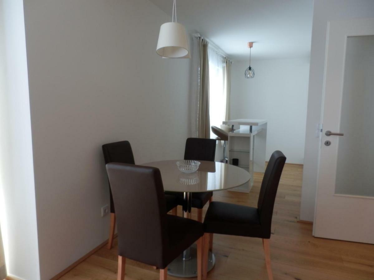 Spacious, Modern 1-Bdrm Apt Near Vic & Austria Ctr Apartment Vienna Exterior photo