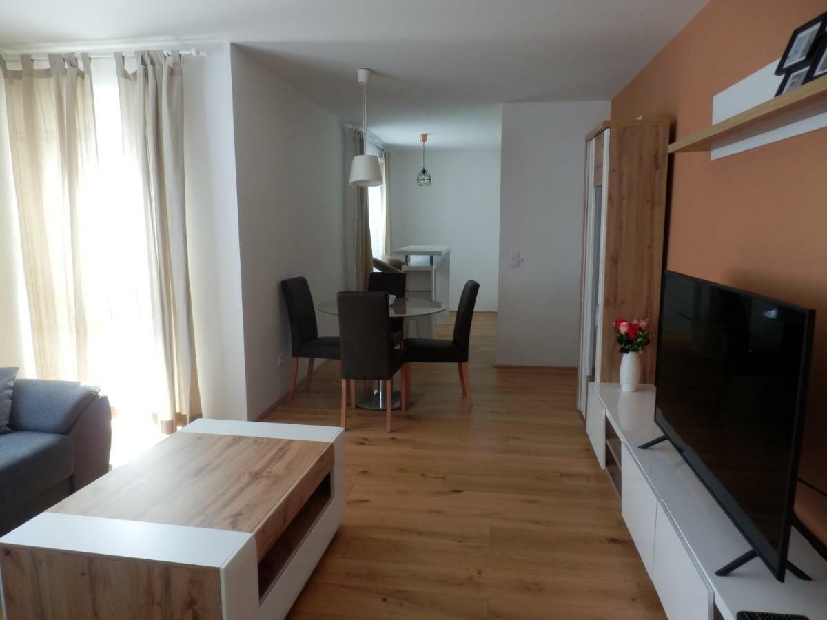 Spacious, Modern 1-Bdrm Apt Near Vic & Austria Ctr Apartment Vienna Exterior photo