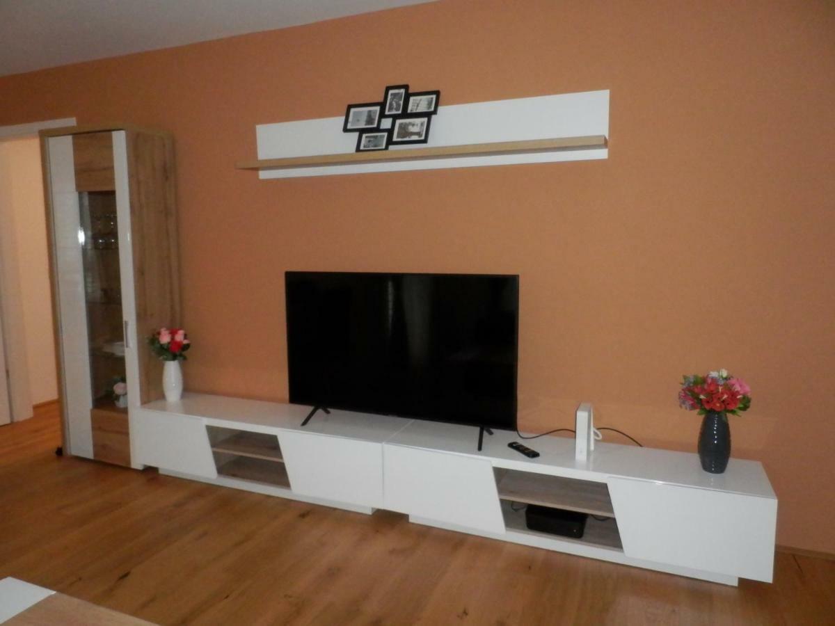 Spacious, Modern 1-Bdrm Apt Near Vic & Austria Ctr Apartment Vienna Exterior photo