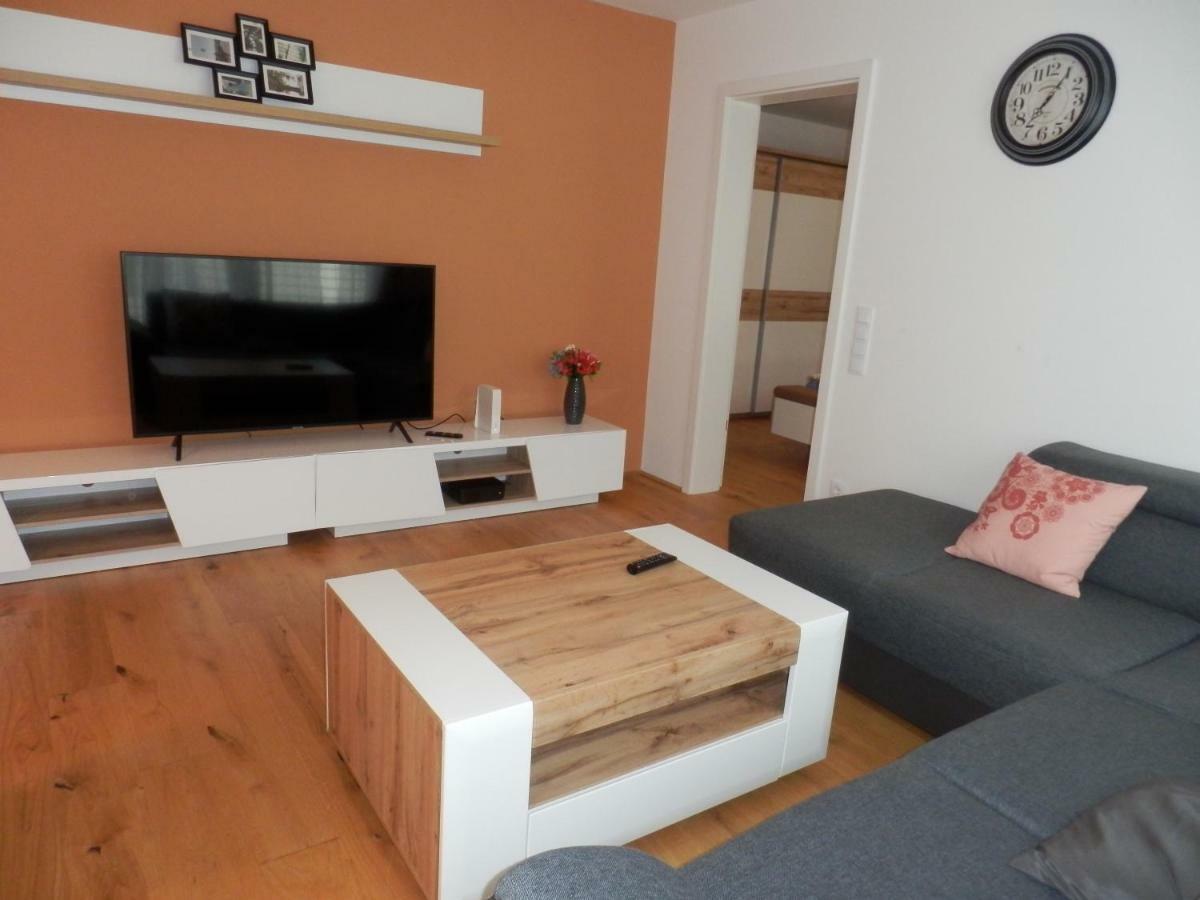 Spacious, Modern 1-Bdrm Apt Near Vic & Austria Ctr Apartment Vienna Exterior photo